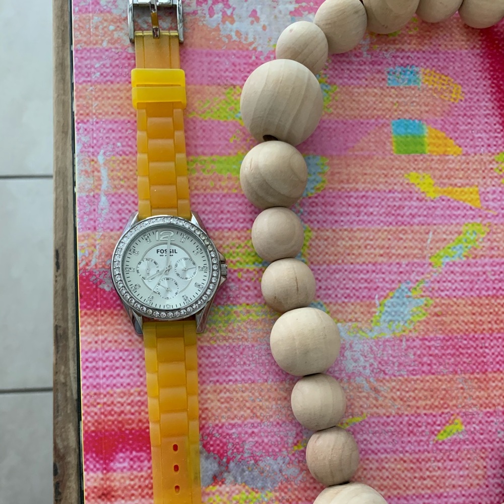 Adjustable yellow fossil watch